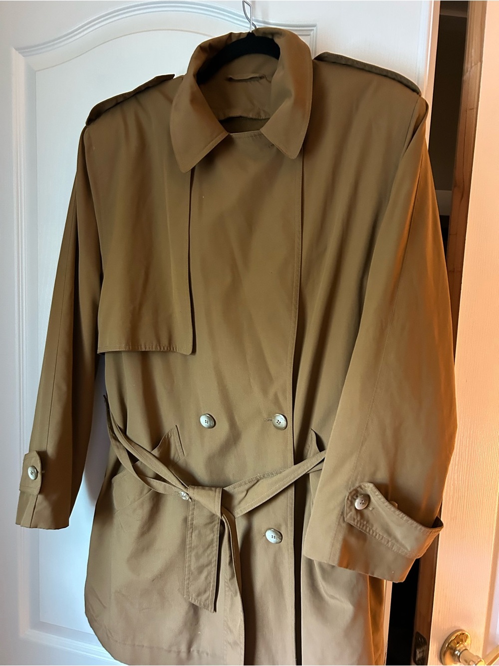 Women's Double-Breasted Trench Coat in Camel Brown